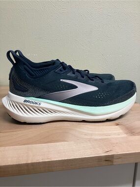 Brooks Women’s Navy Athletic Shoes with Mint and White Sole